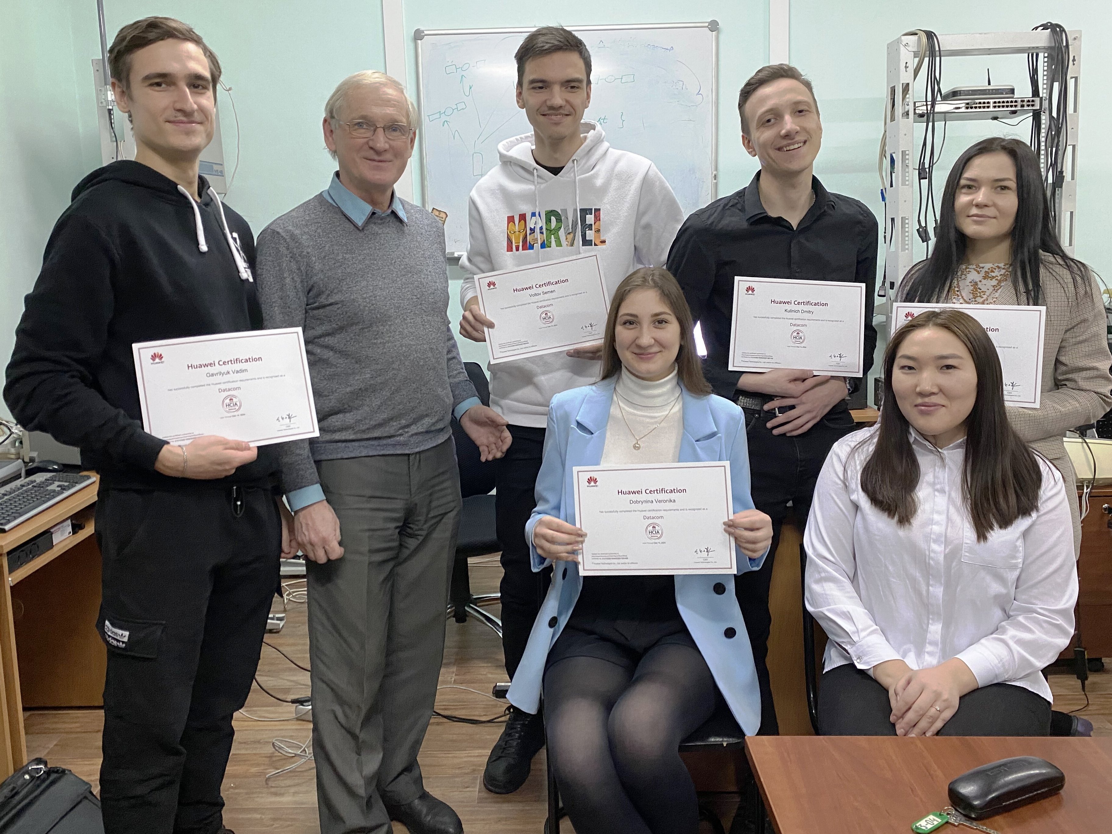 Студенты РФ17-14С успешно сдали сертификационный экзамен в компании Huawei
